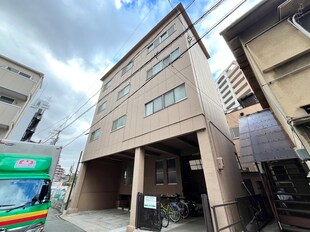 津田マンションの物件外観写真